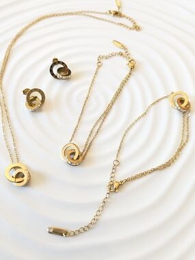 New 18k Gold Plated 4-piece Jewelry Set- Tarnish-free Waterproof